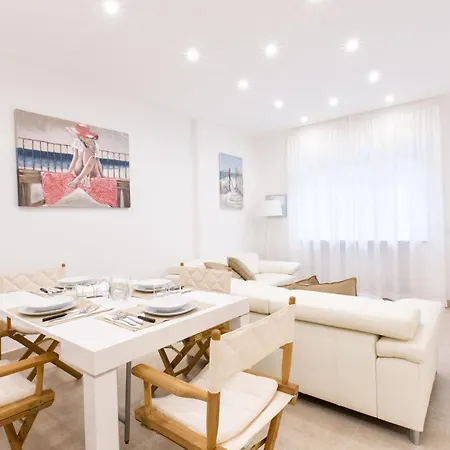 Style House A Few Step From Main Square *